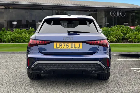 LR75DLJ Audi A3 Black Edition 40 TFSI e  204 PS S tronic Thumbnail #5