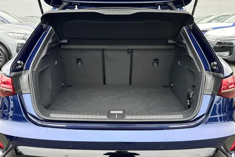 LR75DLJ Audi A3 Black Edition 40 TFSI e  204 PS S tronic Thumbnail #7