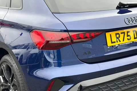 LR75DLJ Audi A3 Black Edition 40 TFSI e  204 PS S tronic Thumbnail #8