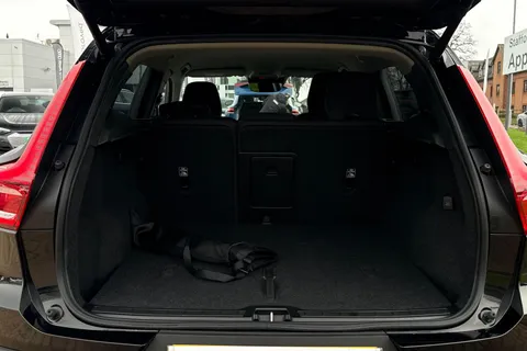 KX21LXP Volvo Xc40 1.5 T3 Momentum Euro 6 (s/s) 5dr Thumbnail #8