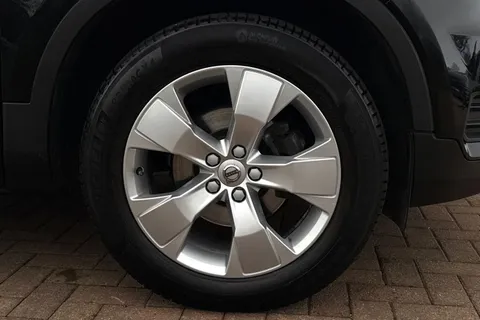 KX21LXP Volvo Xc40 1.5 T3 Momentum Euro 6 (s/s) 5dr Thumbnail #12