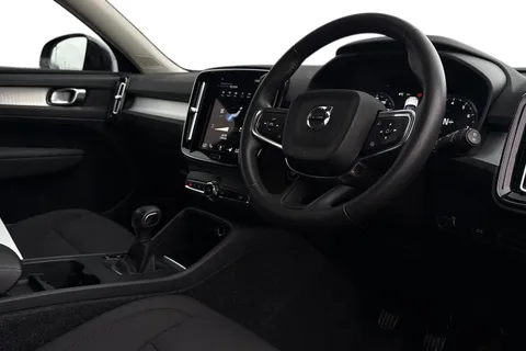 KX21LXP Volvo Xc40 1.5 T3 Momentum Euro 6 (s/s) 5dr Thumbnail #15