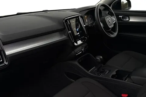 KX21LXP Volvo Xc40 1.5 T3 Momentum Euro 6 (s/s) 5dr Thumbnail #16