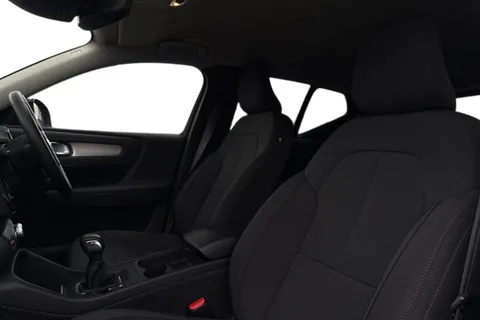 KX21LXP Volvo Xc40 1.5 T3 Momentum Euro 6 (s/s) 5dr Thumbnail #17
