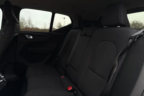 KX21LXP Volvo Xc40 1.5 T3 Momentum Euro 6 (s/s) 5dr Thumbnail #20