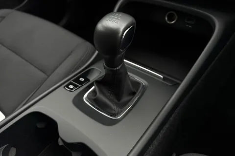 KX21LXP Volvo Xc40 1.5 T3 Momentum Euro 6 (s/s) 5dr Thumbnail #24