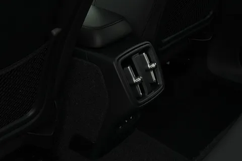 KX21LXP Volvo Xc40 1.5 T3 Momentum Euro 6 (s/s) 5dr Thumbnail #30