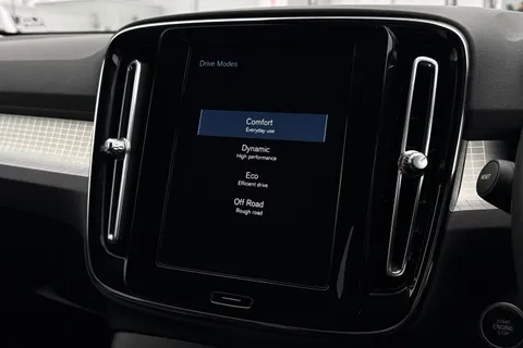 KX21LXP Volvo Xc40 1.5 T3 Momentum Euro 6 (s/s) 5dr Thumbnail #42