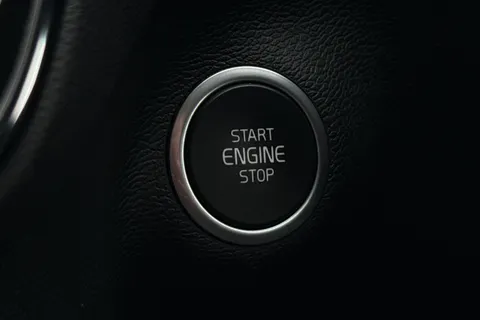 KX21LXP Volvo Xc40 1.5 T3 Momentum Euro 6 (s/s) 5dr Thumbnail #45