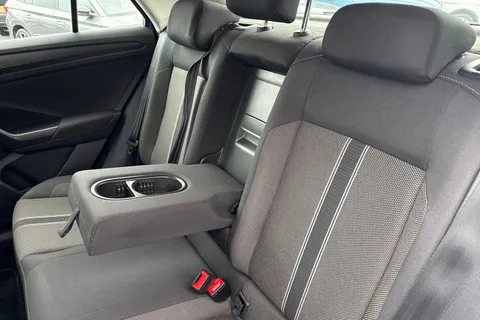 14 of 46 for Volkswagen T-Roc 1.6 TDI SE Euro 6 (s/s) 5dr