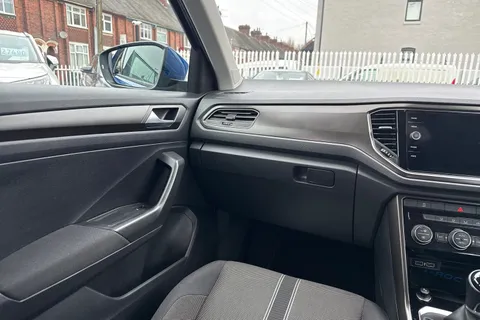 15 of 46 for Volkswagen T-Roc 1.6 TDI SE Euro 6 (s/s) 5dr