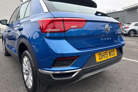16 of 46 for Volkswagen T-Roc 1.6 TDI SE Euro 6 (s/s) 5dr