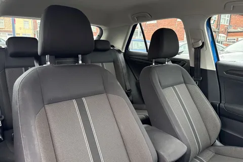 21 of 46 for Volkswagen T-Roc 1.6 TDI SE Euro 6 (s/s) 5dr