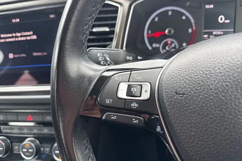 28 of 46 for Volkswagen T-Roc 1.6 TDI SE Euro 6 (s/s) 5dr