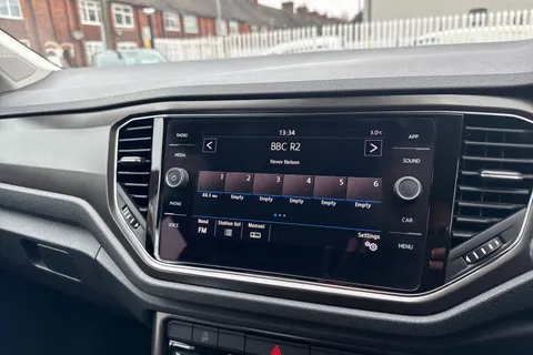 31 of 46 for Volkswagen T-Roc 1.6 TDI SE Euro 6 (s/s) 5dr