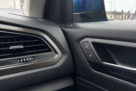 40 of 46 for Volkswagen T-Roc 1.6 TDI SE Euro 6 (s/s) 5dr