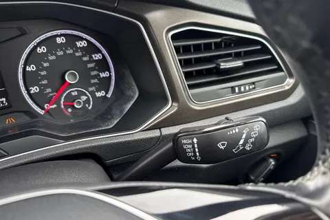 42 of 46 for Volkswagen T-Roc 1.6 TDI SE Euro 6 (s/s) 5dr