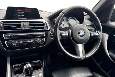 YL19YPR BMW 1 Series 1.5 118i GPF M Sport Shadow Edition Auto Euro 6 (s/s) 5dr Thumbnail #19