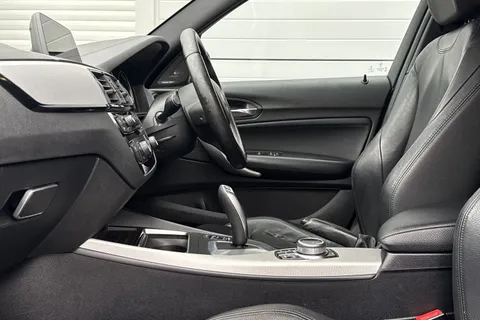 YL19YPR BMW 1 Series 1.5 118i GPF M Sport Shadow Edition Auto Euro 6 (s/s) 5dr Thumbnail #34