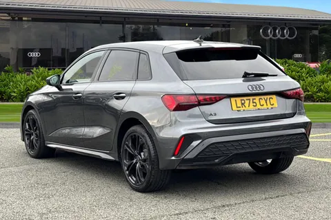 LR75CYC Audi A3 Black Edition 40 TFSI e  204 PS S tronic Thumbnail #3