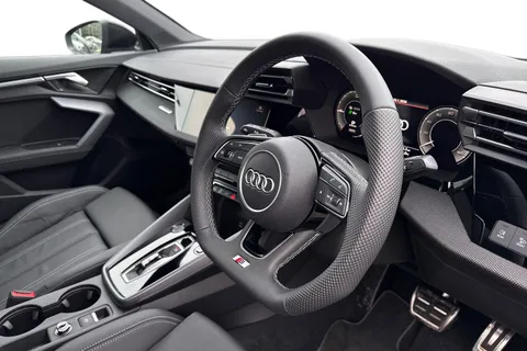 LR75CYC Audi A3 Black Edition 40 TFSI e  204 PS S tronic Thumbnail #9