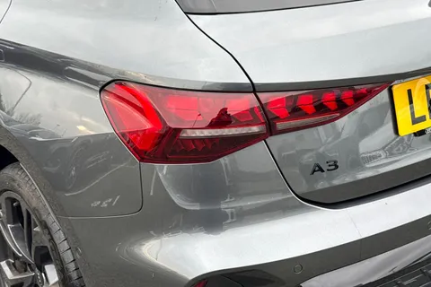 LR75CYC Audi A3 Black Edition 40 TFSI e  204 PS S tronic Thumbnail #17