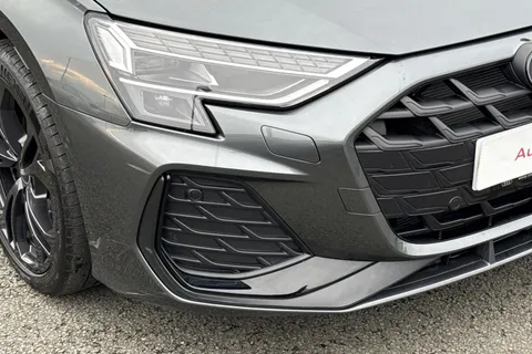 LR75CYC Audi A3 Black Edition 40 TFSI e  204 PS S tronic Thumbnail #18