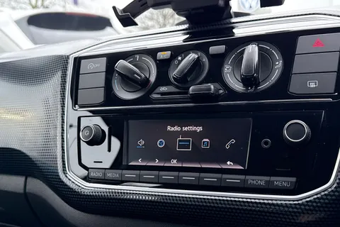 17 of 42 for VOLKSWAGEN UP 1.0 BlueMotion Tech Move Up 5dr