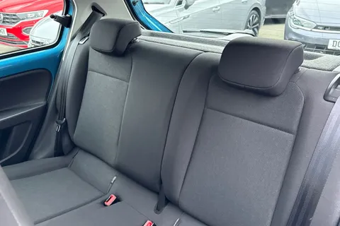 19 of 42 for VOLKSWAGEN UP 1.0 BlueMotion Tech Move Up 5dr