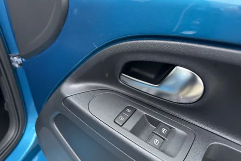 21 of 42 for VOLKSWAGEN UP 1.0 BlueMotion Tech Move Up 5dr