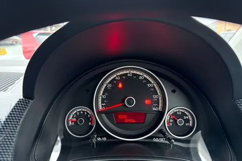 25 of 42 for VOLKSWAGEN UP 1.0 BlueMotion Tech Move Up 5dr