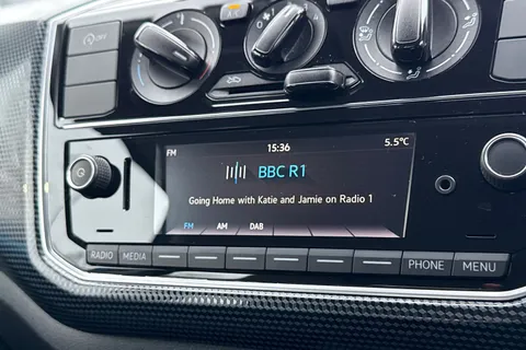 27 of 42 for VOLKSWAGEN UP 1.0 BlueMotion Tech Move Up 5dr