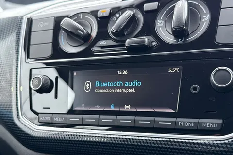 28 of 42 for VOLKSWAGEN UP 1.0 BlueMotion Tech Move Up 5dr