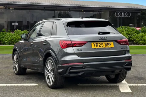 YR25BBF Audi Q3 Black Edition 35 TDI  150 PS S tronic Thumbnail #3