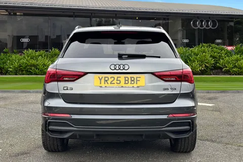 YR25BBF Audi Q3 Black Edition 35 TDI  150 PS S tronic Thumbnail #5
