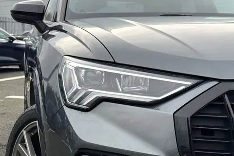 YR25BBF Audi Q3 Black Edition 35 TDI  150 PS S tronic Thumbnail #10