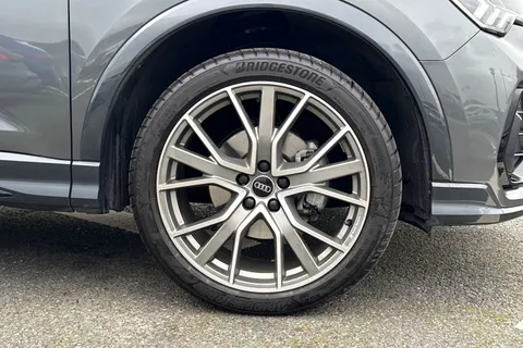 YR25BBF Audi Q3 Black Edition 35 TDI  150 PS S tronic Thumbnail #11