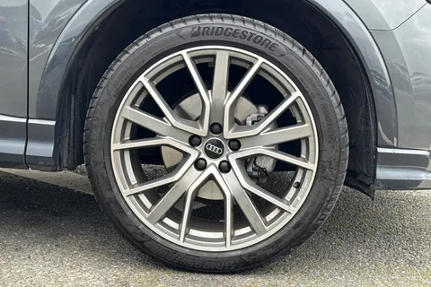 YR25BBF Audi Q3 Black Edition 35 TDI  150 PS S tronic Thumbnail #12