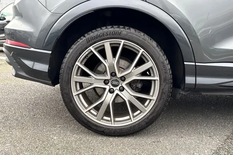 YR25BBF Audi Q3 Black Edition 35 TDI  150 PS S tronic Thumbnail #14