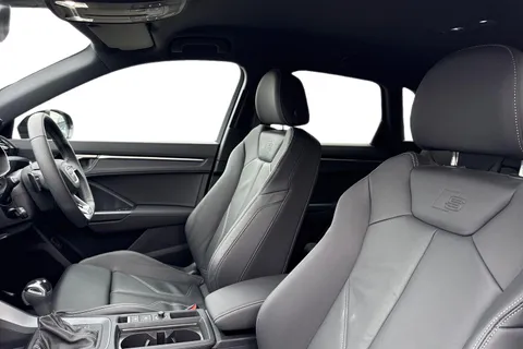 YR25BBF Audi Q3 Black Edition 35 TDI  150 PS S tronic Thumbnail #17