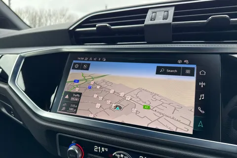 YR25BBF Audi Q3 Black Edition 35 TDI  150 PS S tronic Thumbnail #18