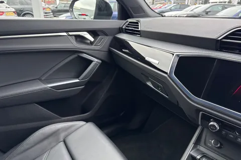 YR25BBF Audi Q3 Black Edition 35 TDI  150 PS S tronic Thumbnail #21