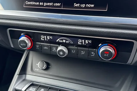 YR25BBF Audi Q3 Black Edition 35 TDI  150 PS S tronic Thumbnail #23