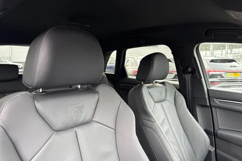 YR25BBF Audi Q3 Black Edition 35 TDI  150 PS S tronic Thumbnail #25