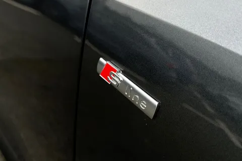 YR25BBF Audi Q3 Black Edition 35 TDI  150 PS S tronic Thumbnail #29