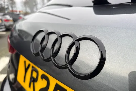 YR25BBF Audi Q3 Black Edition 35 TDI  150 PS S tronic Thumbnail #34