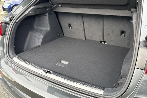 YR25BBF Audi Q3 Black Edition 35 TDI  150 PS S tronic Thumbnail #37