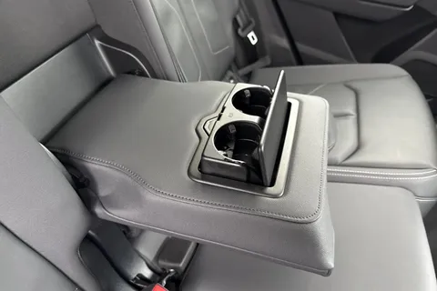 YR25BBF Audi Q3 Black Edition 35 TDI  150 PS S tronic Thumbnail #41