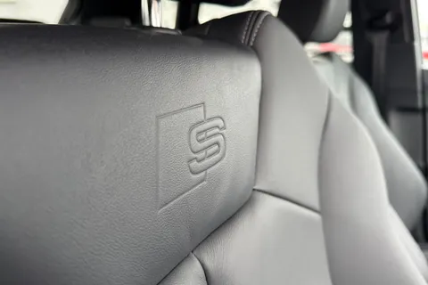 YR25BBF Audi Q3 Black Edition 35 TDI  150 PS S tronic Thumbnail #45