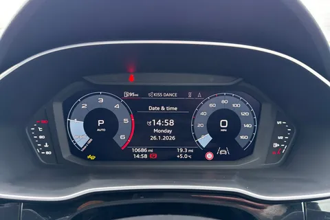 YR25BBF Audi Q3 Black Edition 35 TDI  150 PS S tronic Thumbnail #53